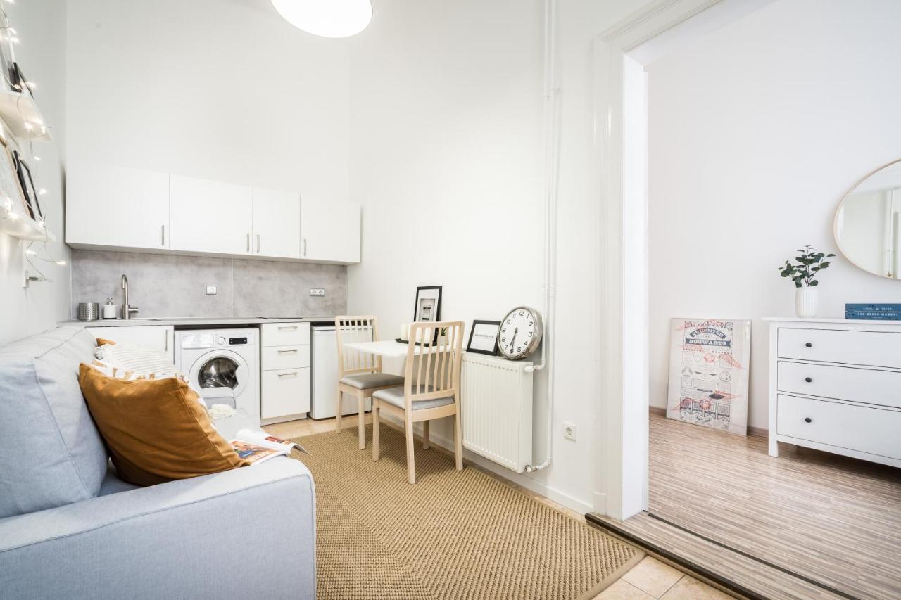 Bpr Delia'S Apartment Budapest Eksteriør billede